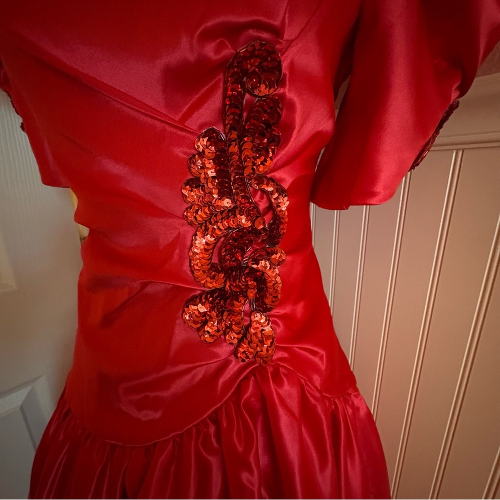 Vintage Unbranded Red Satin Special Occasion Gown size 7/8 with Sequins - Picture 3 of 10